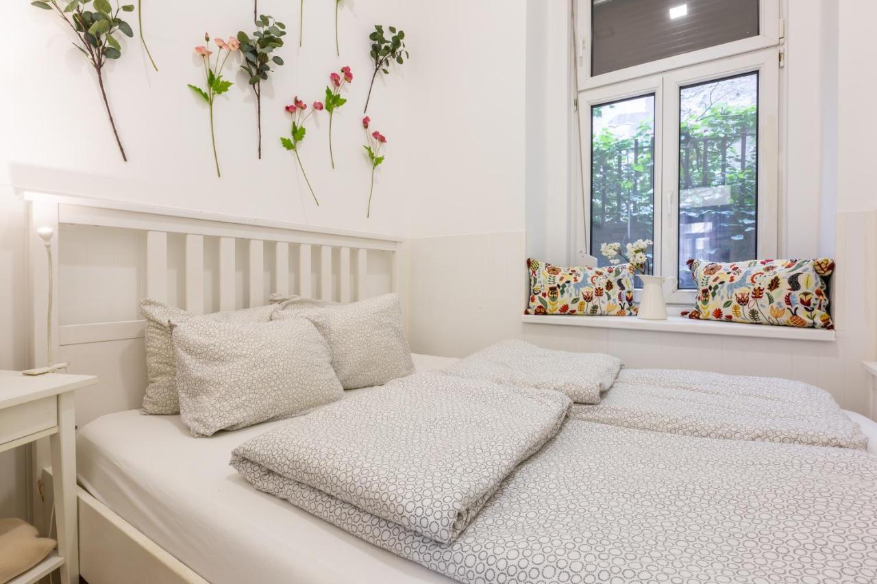 Elegant Coziness Apartment Budapest Bagian luar foto